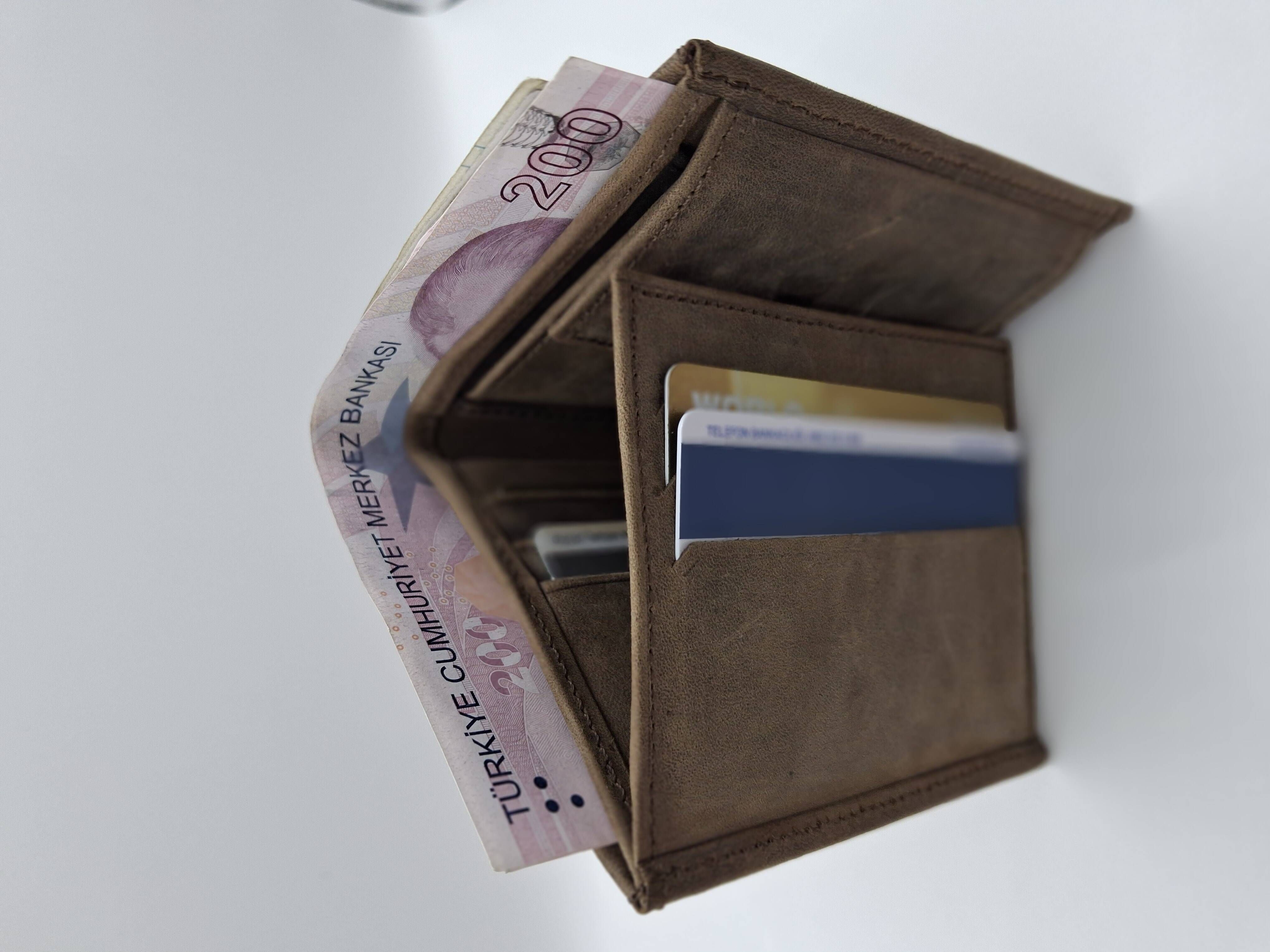 Yağlı Taba Dik Deri Cüzdan